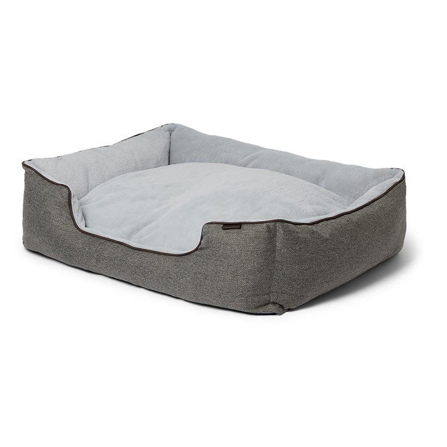 Wainwright's Square Dog Bed with Self Warming Cushion